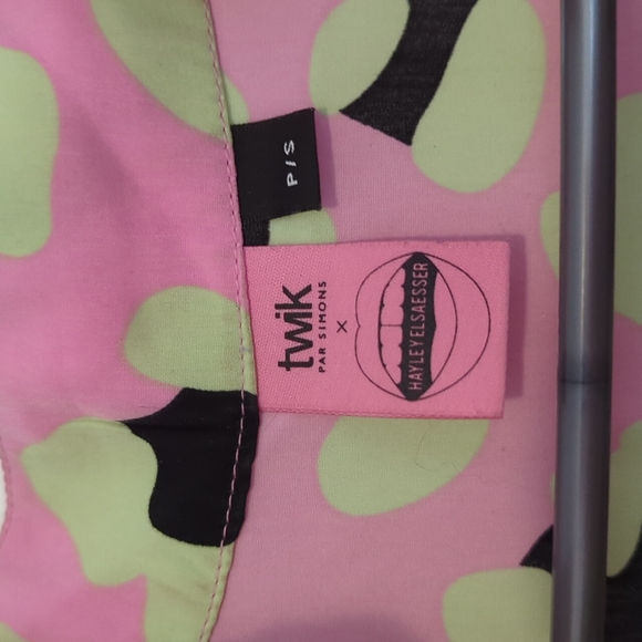 Super fun active top - Picture 4 of 4